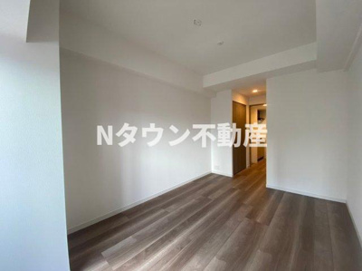 【居間・リビング】 | S-RESIDENCE黒川本通一丁目 | こちらのリビングで趣味の時間をお楽しみください