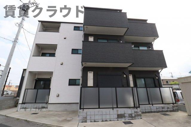 CAREL浜野Bの外観|白と黒のツートンカラーがおしゃれです！