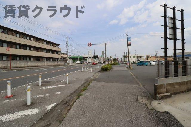 CAREL浜野Bの周辺