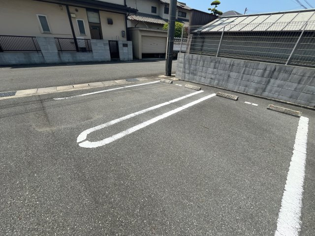 ２４番地の駐車場