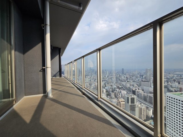 ザ・パークハウス中之島タワーのバルコニー