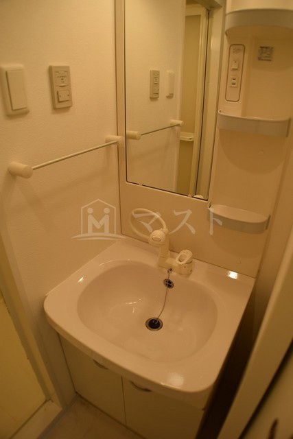 コスモリード谷町六丁目（旧ドゥーエ谷町）の洗面所