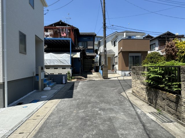 八潮市木曽根新築戸建（木曽根３期）の前面道路含む現地写真|北東側前面道路