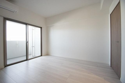 【居間・リビング】 | タワーズ高砂 | 物件の画像3