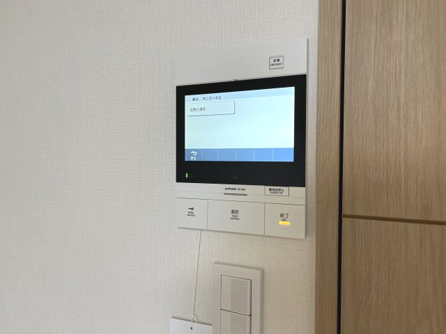 ★安心のモニター付きインターホン★