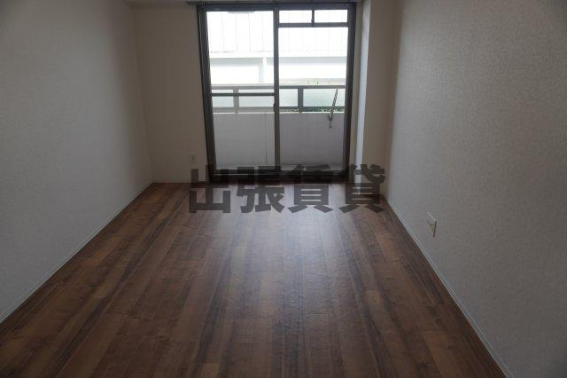 仲介手数料0！！ベレーサ本山（旧ジェイスクエア本山）の居間・リビング