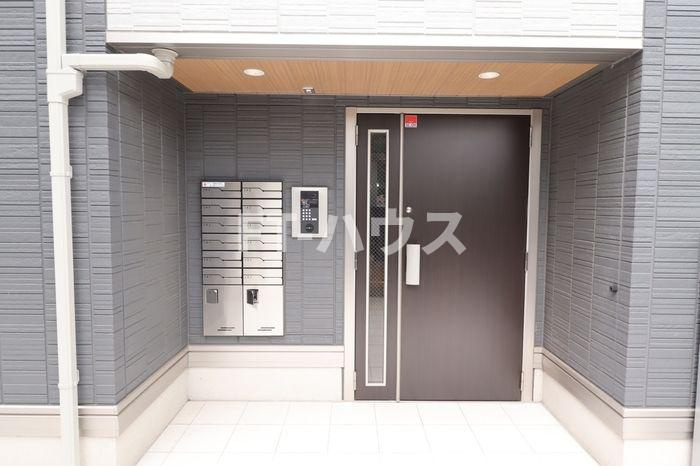 D-ROOM花園のエントランス