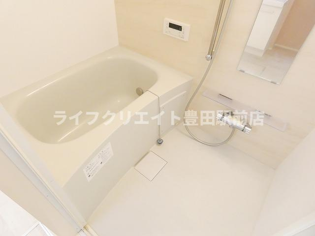リーヴル日野の浴室