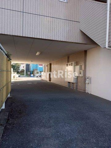 メゾン杉山の駐車場