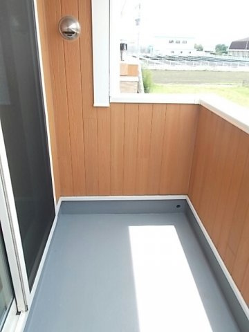 ブリアン・ヴェールⅢのバルコニー|バルコニーからの眺めを楽しみながら食事をしませんか