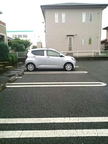 ブリアン・ヴェールⅢの駐車場|駐車場があります
