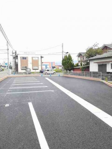 菊池アイリス　Ａの駐車場|駐車スペースもあります