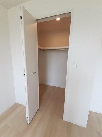 エルヴィノの収納|こまごまとしたものを収納できそうですね