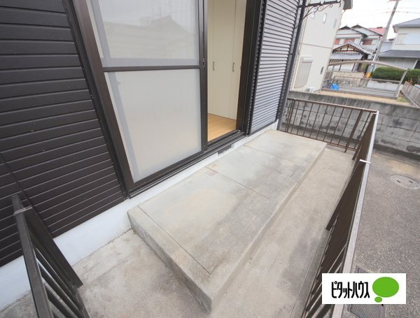 メゾンソワニエB棟のバルコニー