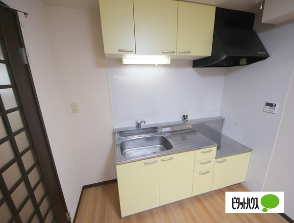 メゾンソワニエB棟のキッチン