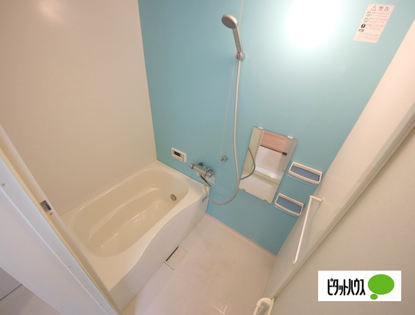 メゾンソワニエB棟の浴室