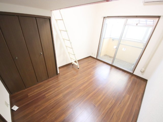 シティパレス生駒谷田町P7の居間・リビング