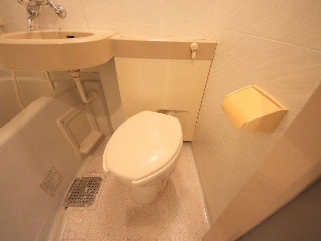 シティパレス生駒谷田町P7のトイレ