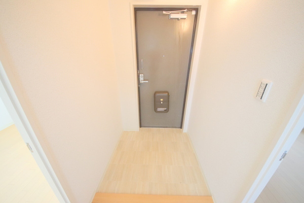 グランドパレス学園前の玄関