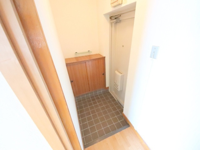 サンシャインハイツの玄関