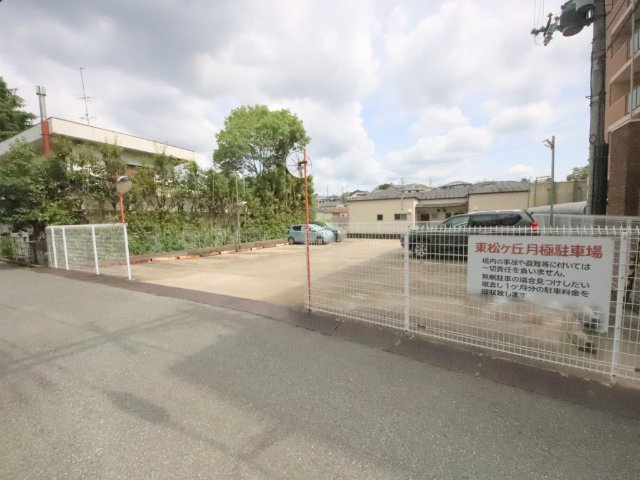 サンシャインハイツの駐車場