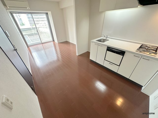 URBAN FLATS中之島　仲介手数料無料の居間・リビング