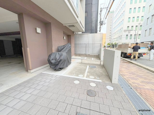 M's COMFORT ESAKA　仲介手数料無料の駐車場