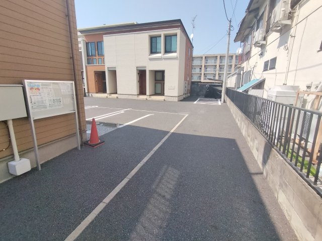 リア・メゾンmの駐車場