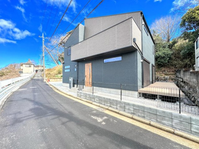 【外観】 | ◆◇公田町　５ＬＤＫ新築戸建て◇◆ | ◆一戸建てを中心とした街並みが整然と続き、周辺は高い建物が建っていないので、緑の多い閑静な趣を感じる環境です。街並みや周辺環境も重要なポイントです！！