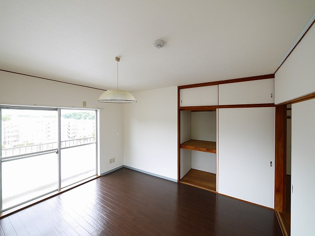 サニーハイツ（東菜畑）の洋室