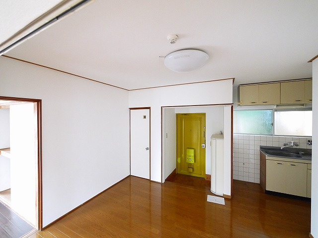 サニーハイツ（東菜畑）の居間・リビング