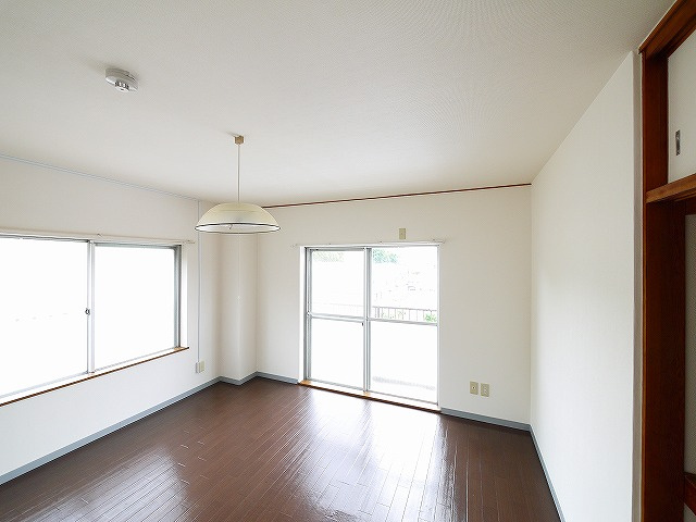 サニーハイツ（東菜畑）の洋室