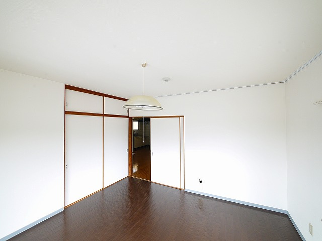 サニーハイツ（東菜畑）の洋室