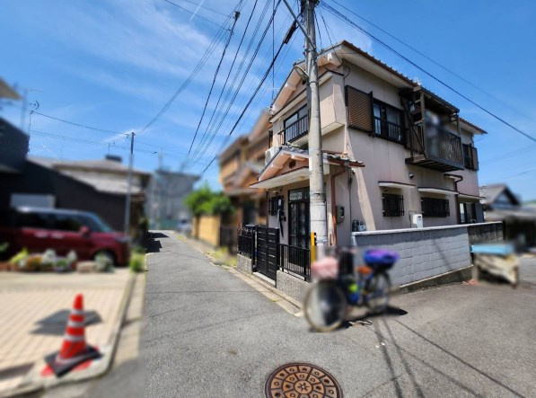 深草大亀谷西久宝寺町の外観|◆角地につき、陽当たり・通風良好です！
◆リフォーム歴有り、きれいにお使いです！