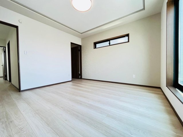 戸建　瑞穂市別府　全4区画分譲の洋室|奥行のあるウォークインクローゼットは収納方法自由自在。家族の成長に合わせた収納が可能です。