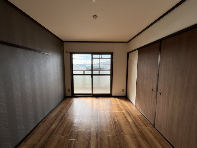 ハーモニー三幸の洋室