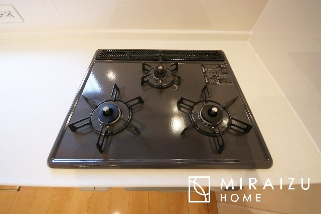 【キッチン】 | 実際のお部屋をごゆっくりご見学いただけます。お休みの日にご家族で見学はいかがでしょう。
