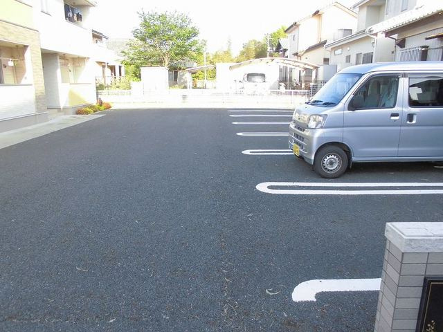 サンプレイス．Ｂ．Ｂの駐車場|駐車場