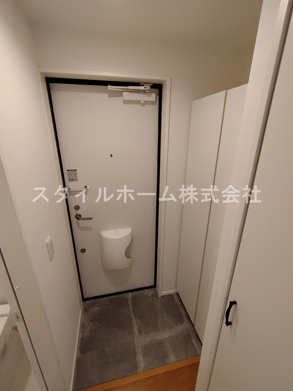 リバーサイド花田の玄関|別部屋写真です。