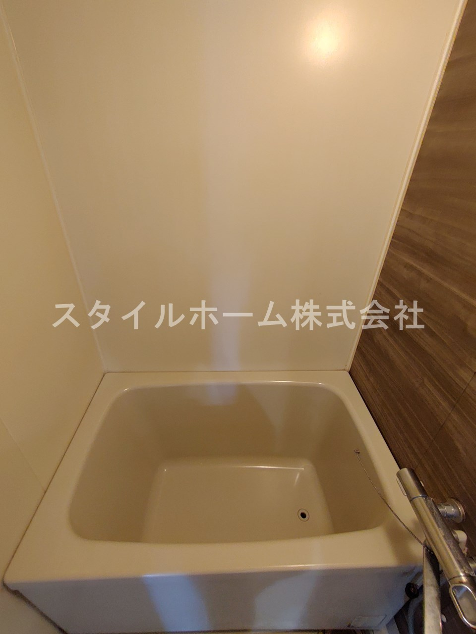ブラウンエイトＡの浴室