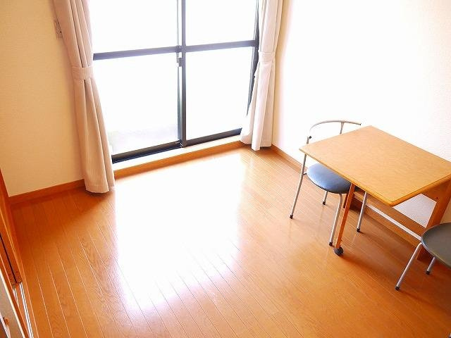 レオパレス伏見Ⅰの居間・リビング|おしゃれな居間です