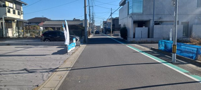 【前面道路含む現地写真】 | 熊谷市新堀 2150万 分譲地A | 南西道路側