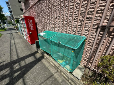 【その他共用部分】 | ホームズすみれが丘 | 敷地内ごみ置き場でごみ出しもらくらく～♪忙しい社会人さんや主婦さんにもうってつけ！