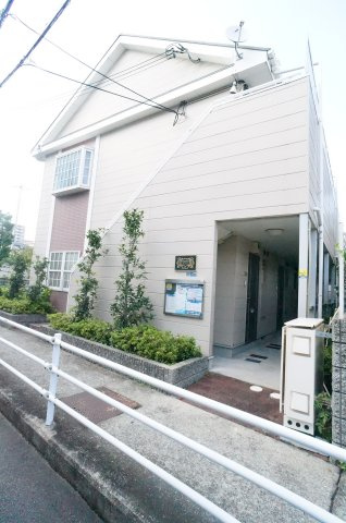 グラン逆瀬川のエントランス