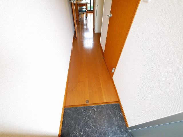 レオパレスエザーンスⅡの玄関|毎日通る玄関はこちらです