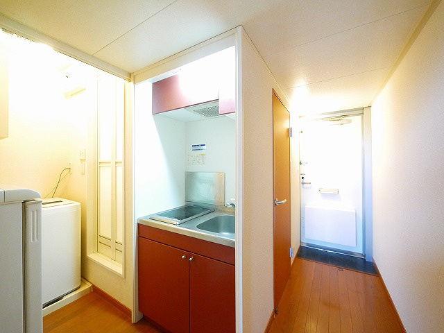 レオパレスエザーンスⅡの設備|きれいなキッチンです