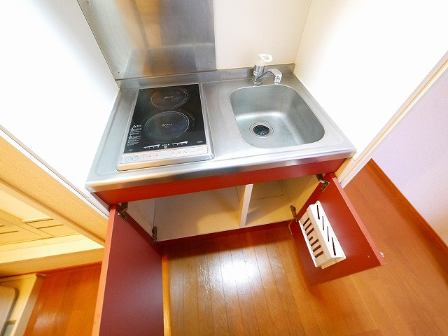 レオパレスエザーンスⅡの洋室|使いやすいキッチンです