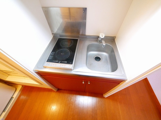 レオパレスエザーンスⅡのキッチン|使いやすいキッチンです