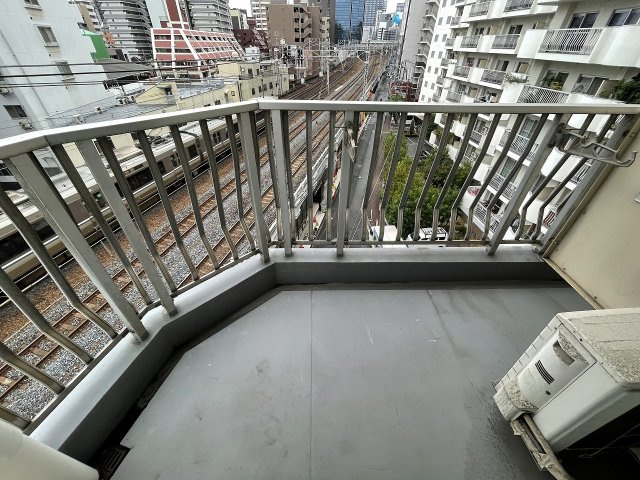 コープ野村梅田B棟のバルコニー