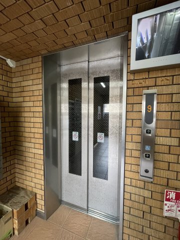 コープ野村梅田B棟のロビー